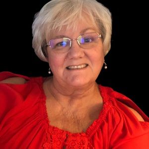 Meet your Posher, Annette